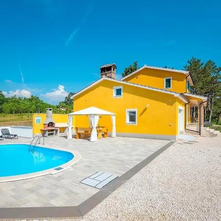 Holiday Home Villa Kristina - Pzn230 *