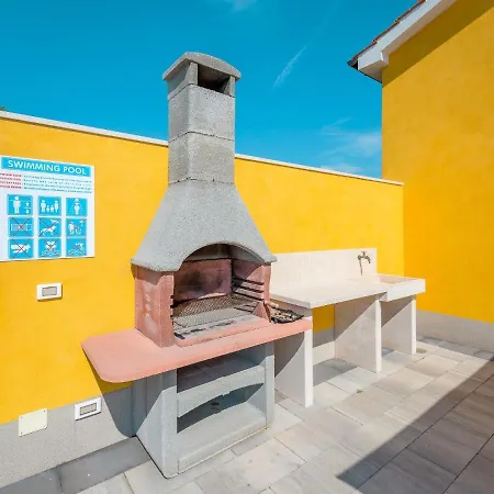 Holiday Home Villa Kristina - Pzn230 Nyaraló *